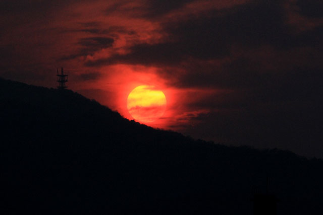 太平山に沈む夕日